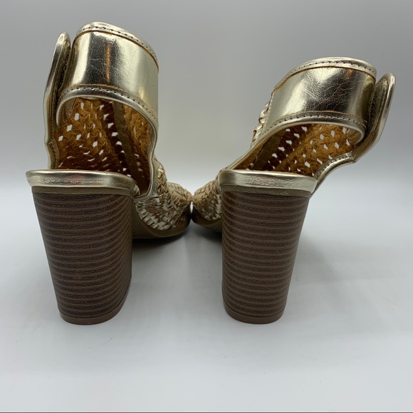 Indigo Rd. Gold Metallic Open Toe Sandals Size 6.5 - Picture 3 of 10